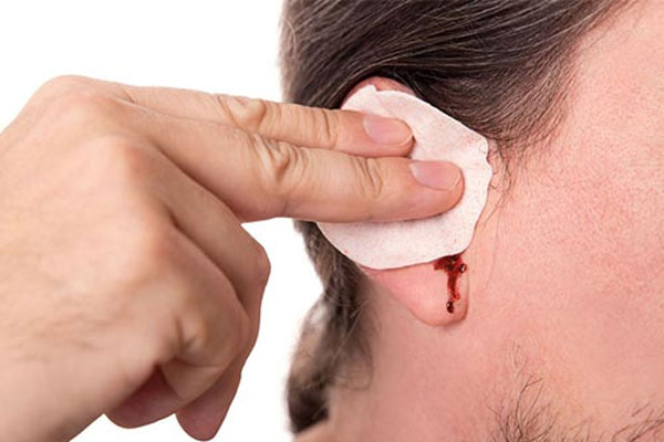 Viêm tai giữa có thể là biến chứng viêm họng hạt